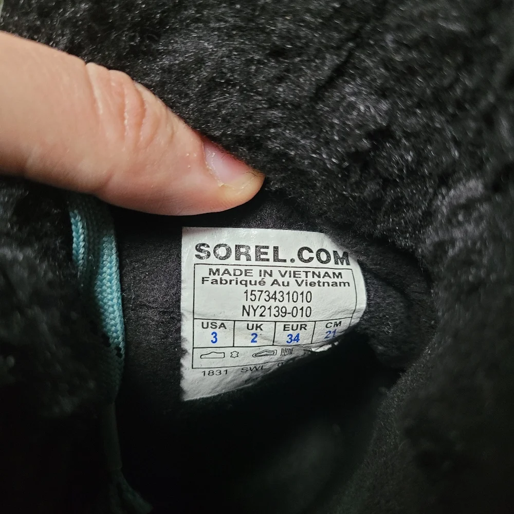 Sorel youth tivoli